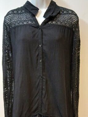 Monoreno Large Black Lace Hi Lo shirt